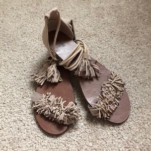 Size 7 1/2 Beige sandals